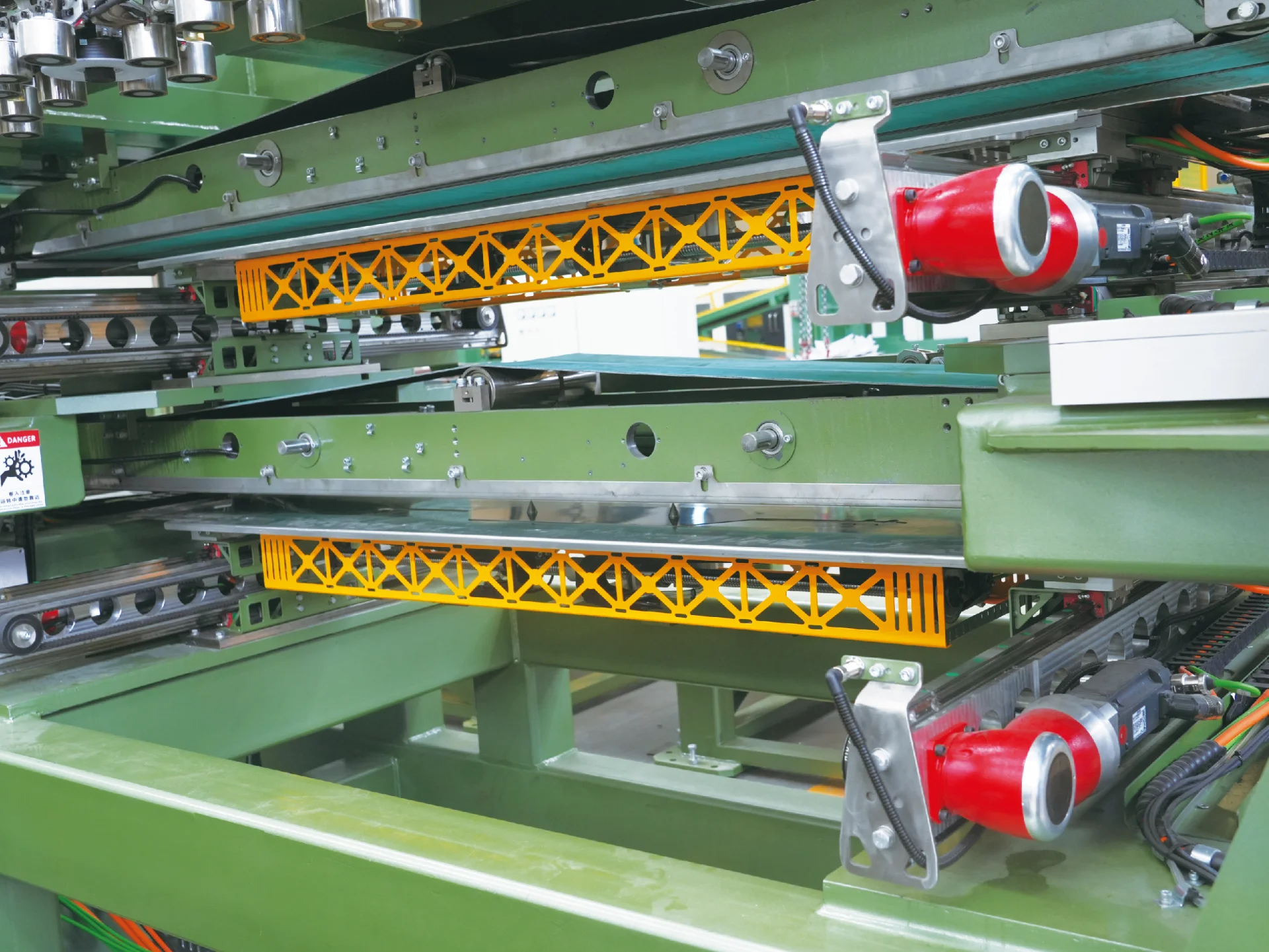 Automatic stacking section